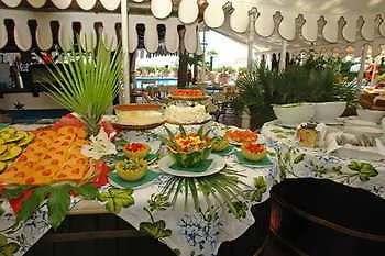 Agora Park 3*