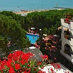 Agora Park 3*